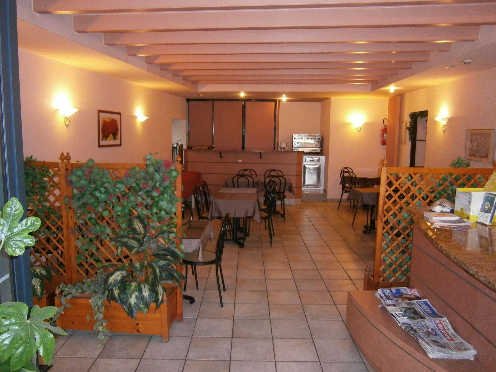 Logis Hotel Saint Jacques Valence  Luaran gambar