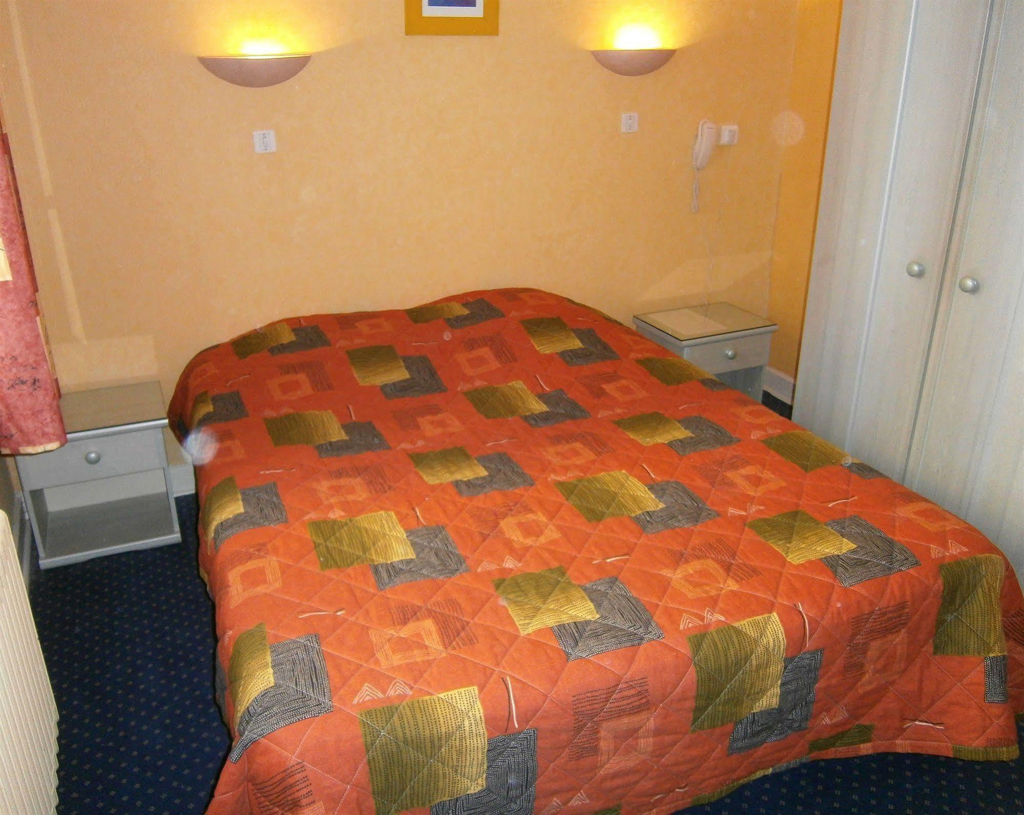 Logis Hotel Saint Jacques Valence  Luaran gambar