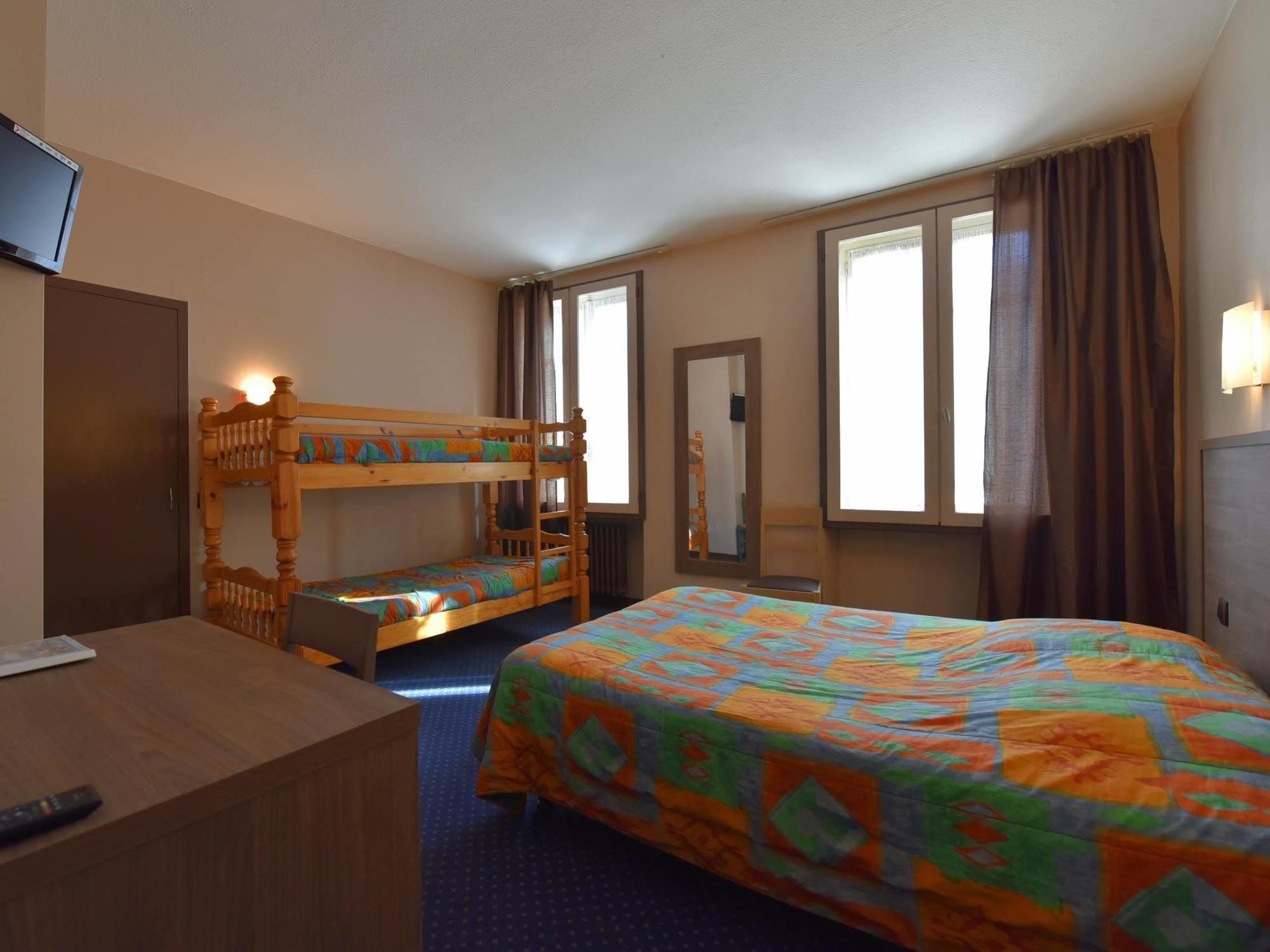 Logis Hotel Saint Jacques Valence  Luaran gambar