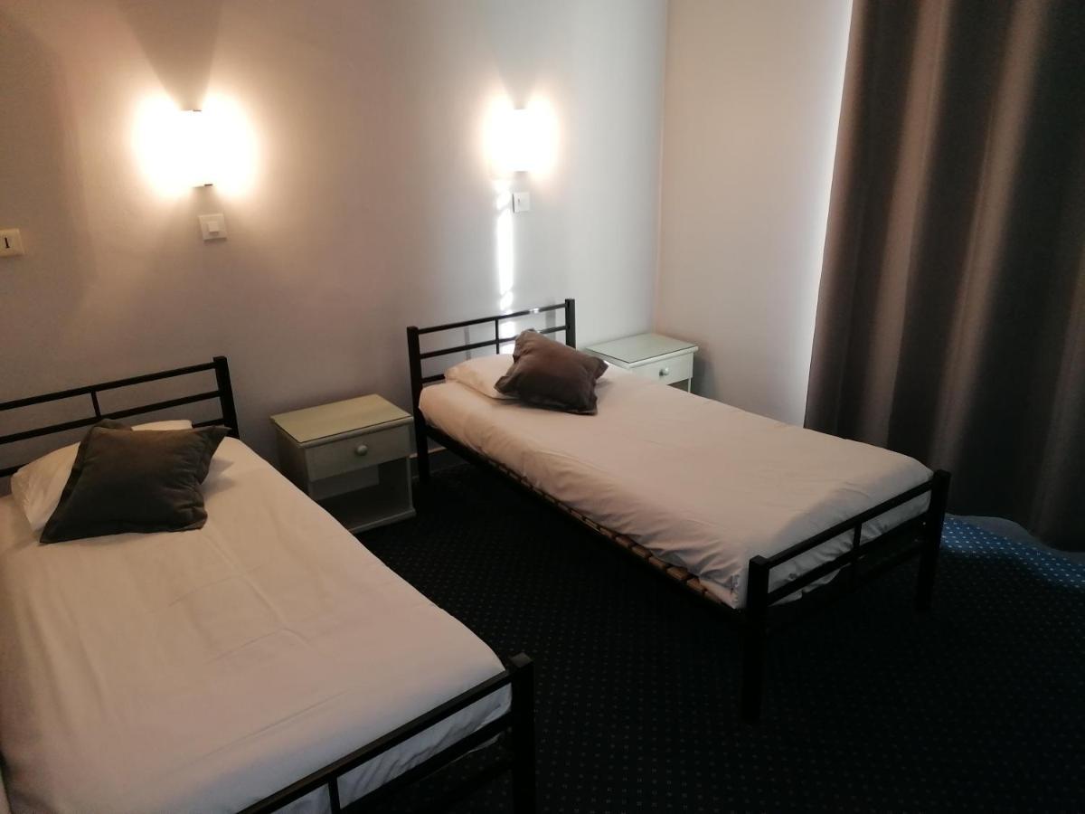 Logis Hotel Saint Jacques Valence  Luaran gambar